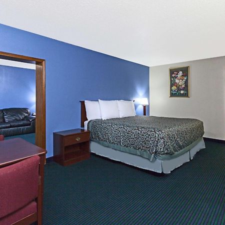 Days Inn By Wyndham Oklahoma City Fairground Екстериор снимка