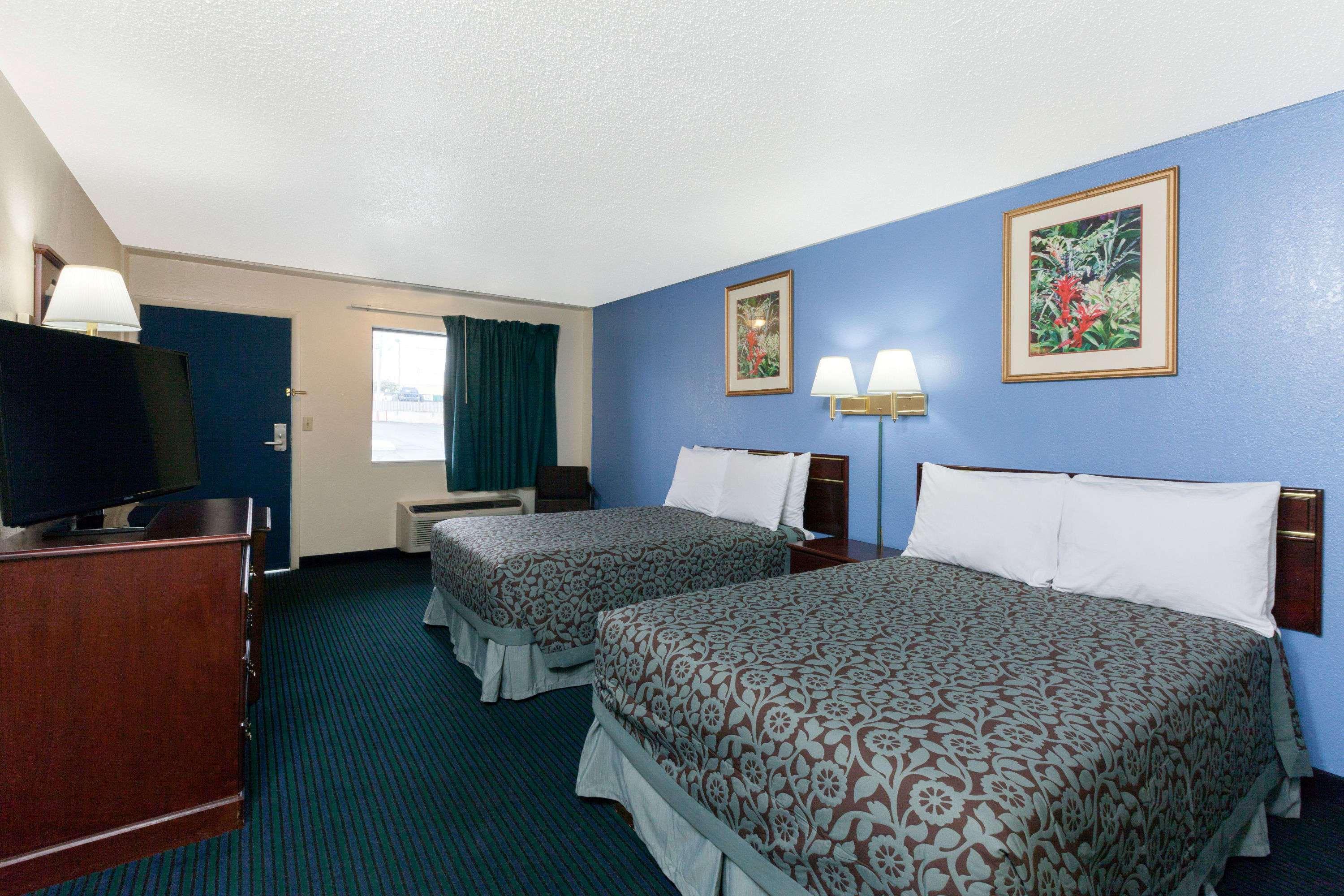 Days Inn By Wyndham Oklahoma City Fairground Екстериор снимка